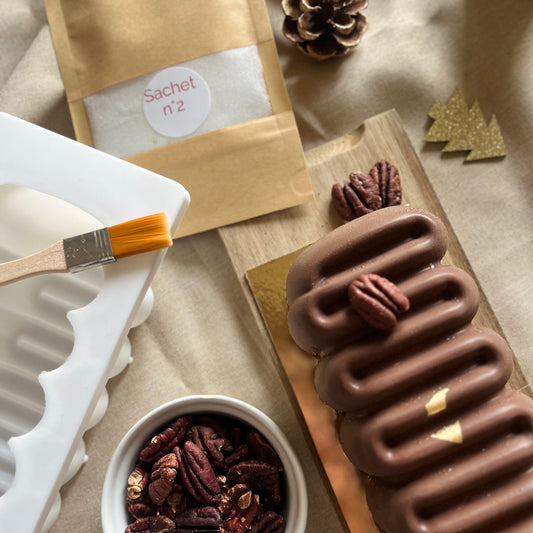 BÛCHE CHOCOLAT, VANILLE, CARAMEL ET NOIX DE PECAN (recette pour 8 personnes) Ma Box Gourmande