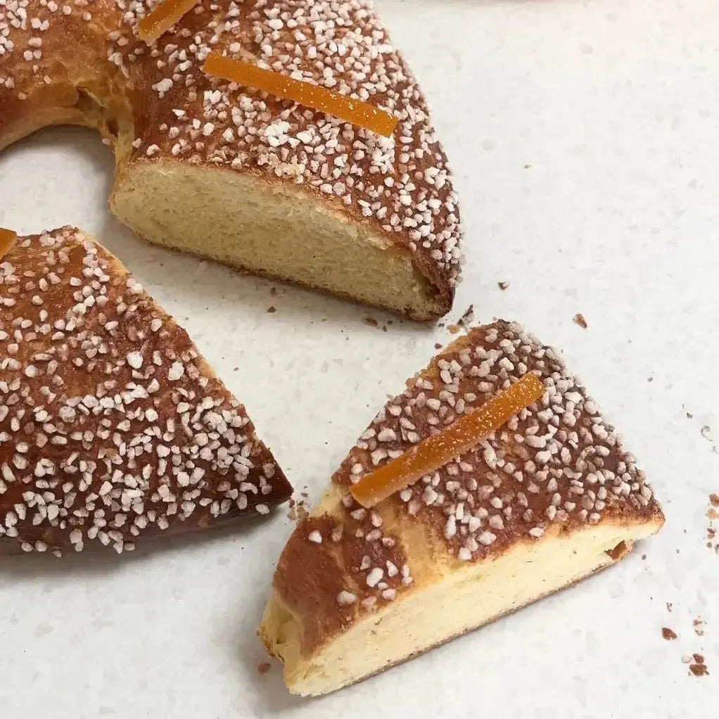 brioche des rois moelleuse dorée sortie du four