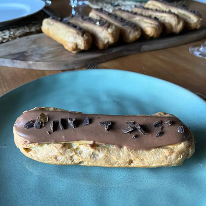 éclair au chocolat avec pépites de chocolat
