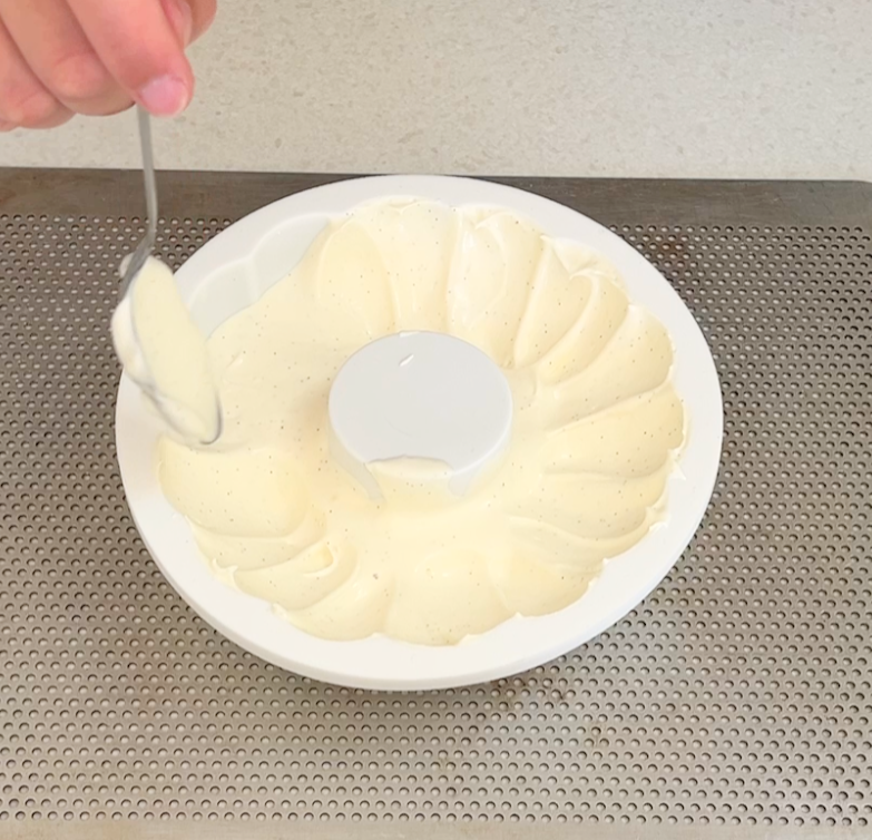 etape de la recette entremets abricots yaourt grec